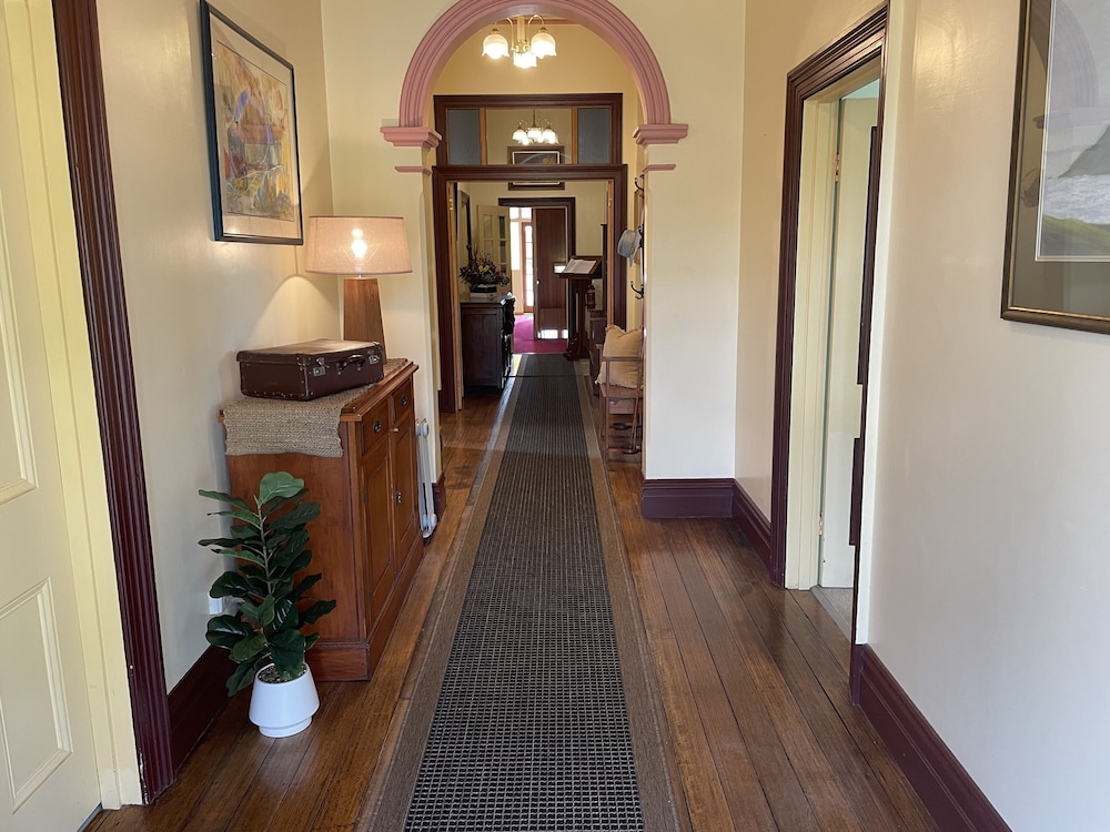 Hanlon House Bed And Breakfast 28/52