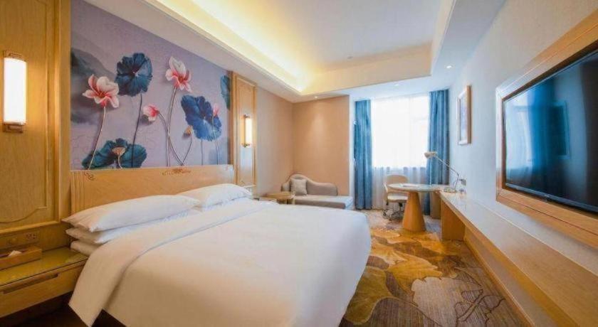 Vienna Hotel (Chongqing Lijiatuo Pedestrian Street) 28/62