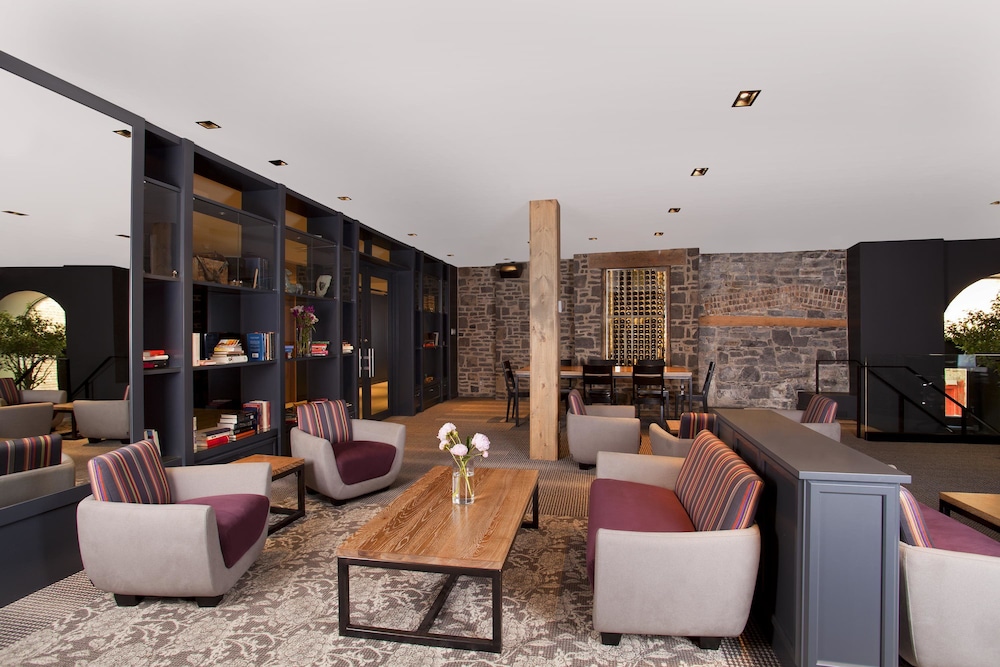 Hotel Du Vieux Quebec 24/46