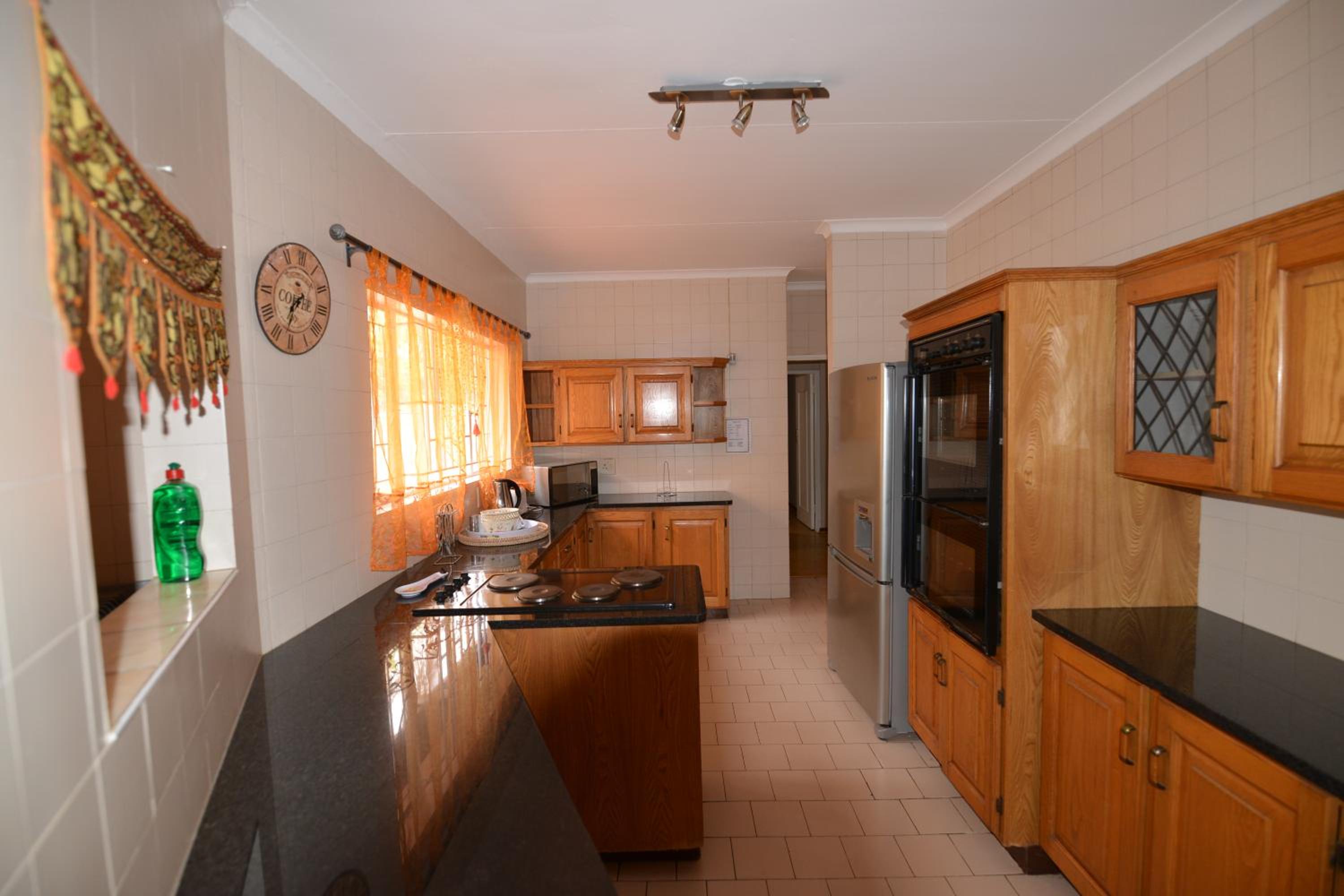 Attache Guest Lodge 14/24