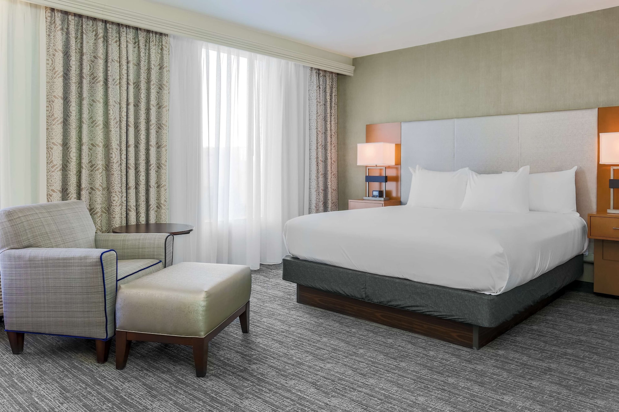 ROOM, KING BED, CORNER, ACCESSIBLE