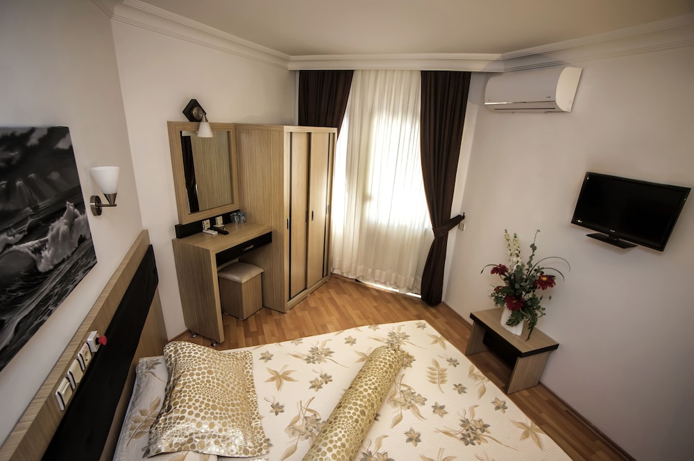 Monte Carlo Hotel 16/50