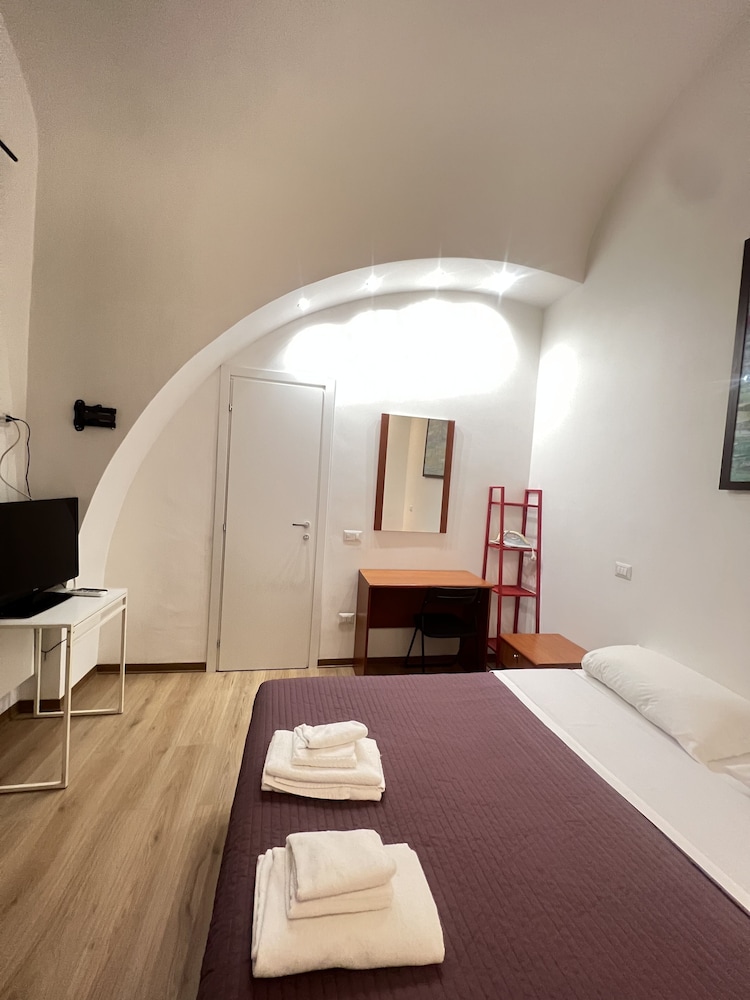 Meltin' Rome Guesthouse 10/40