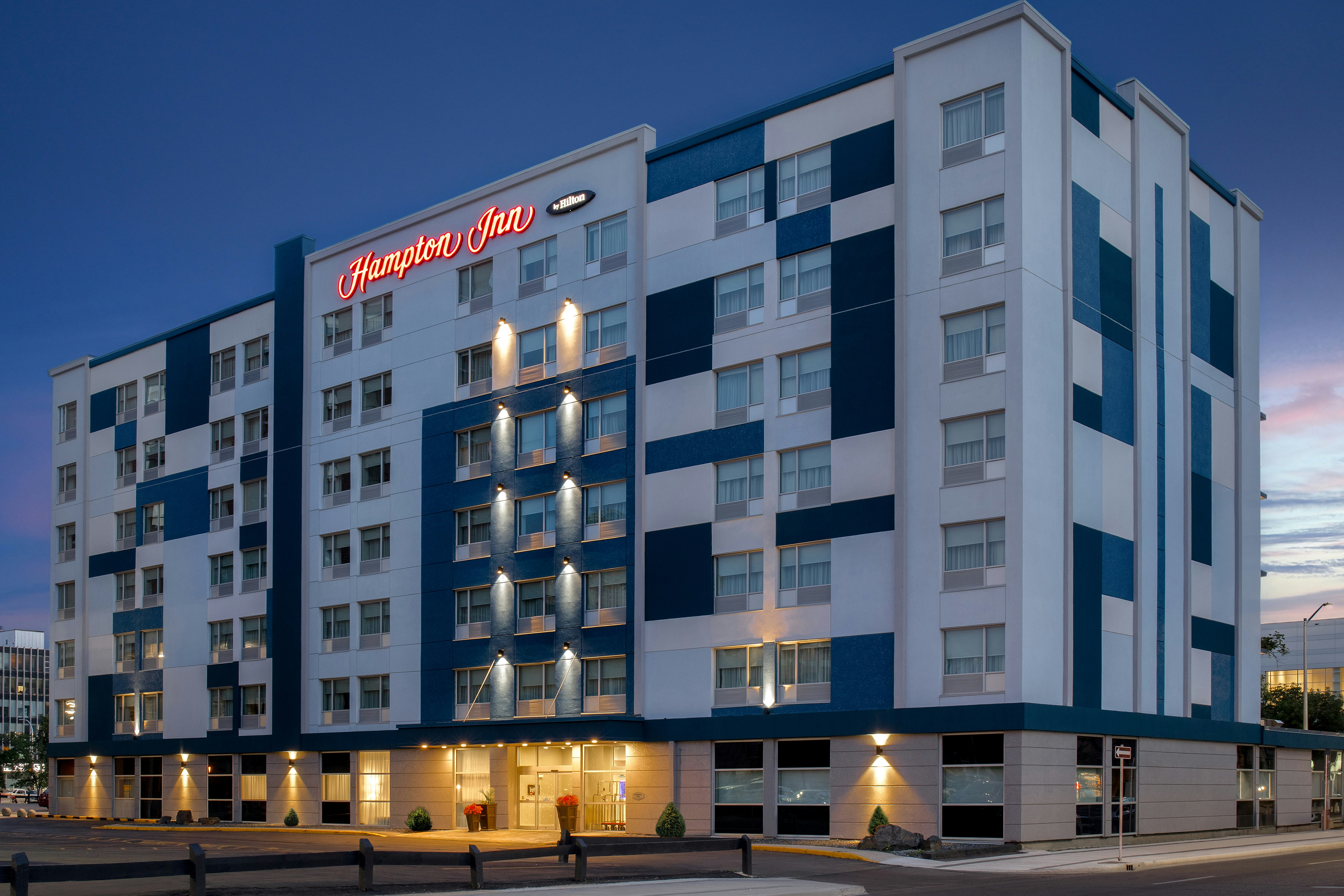 Hampton Inn by Hilton Winnipeg Downtown 2/20