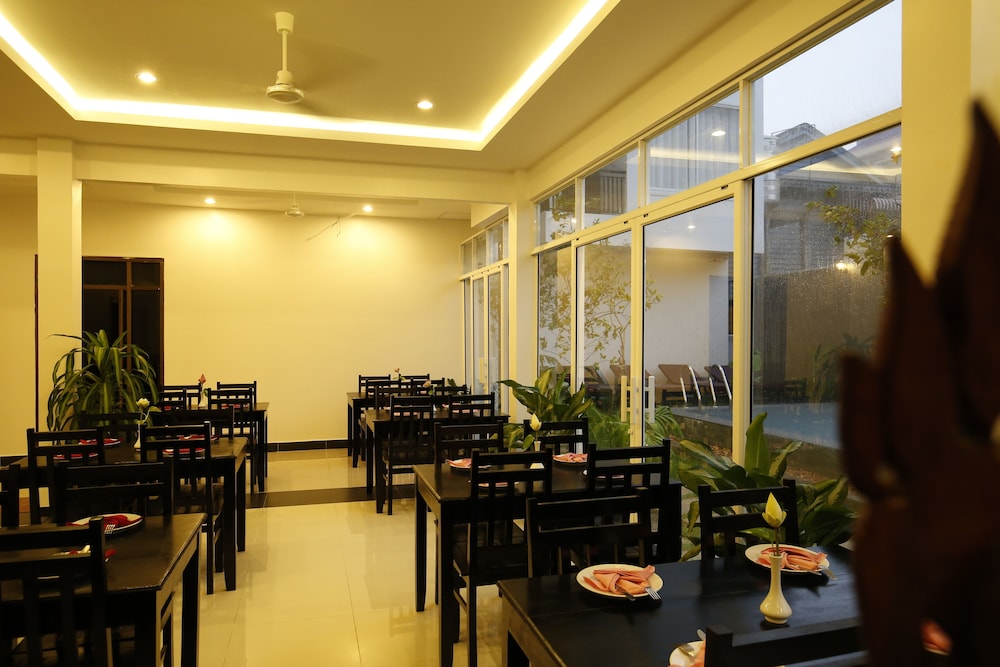 Holy Angkor Hotel 57/65