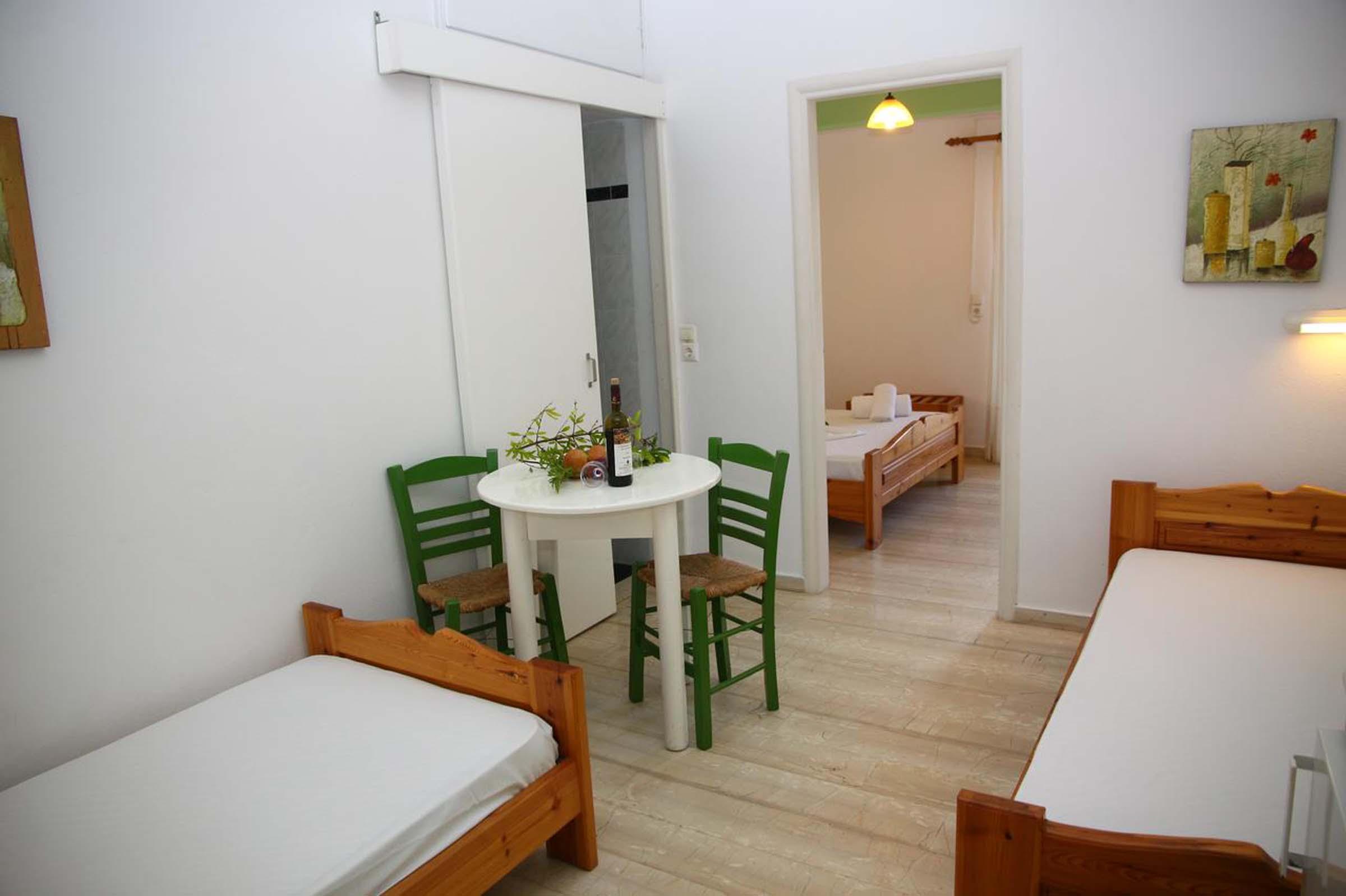 1 Bedroom, Apartment, Garden View, Balcony or Terrace، Nikos Apartments 4/6