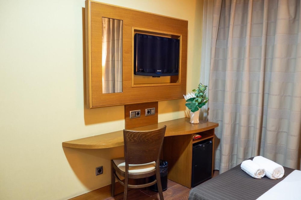 Sterling Hotel 27/34