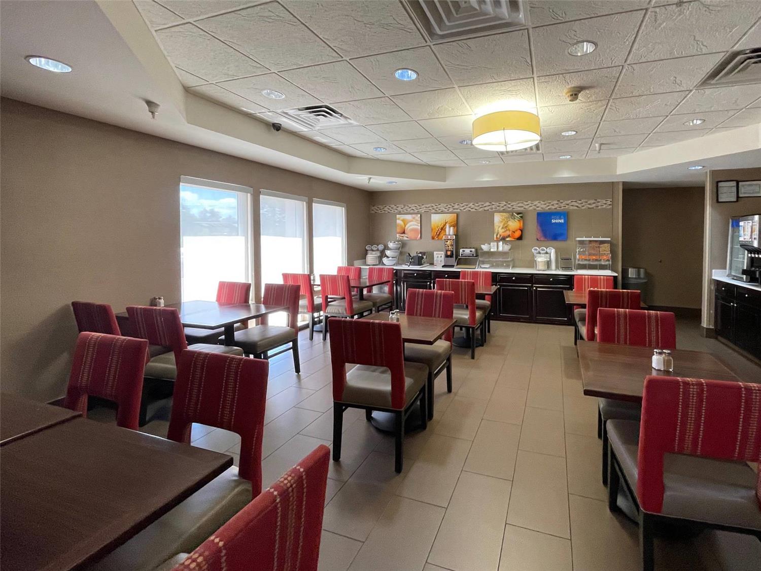 restaurant cafeteria