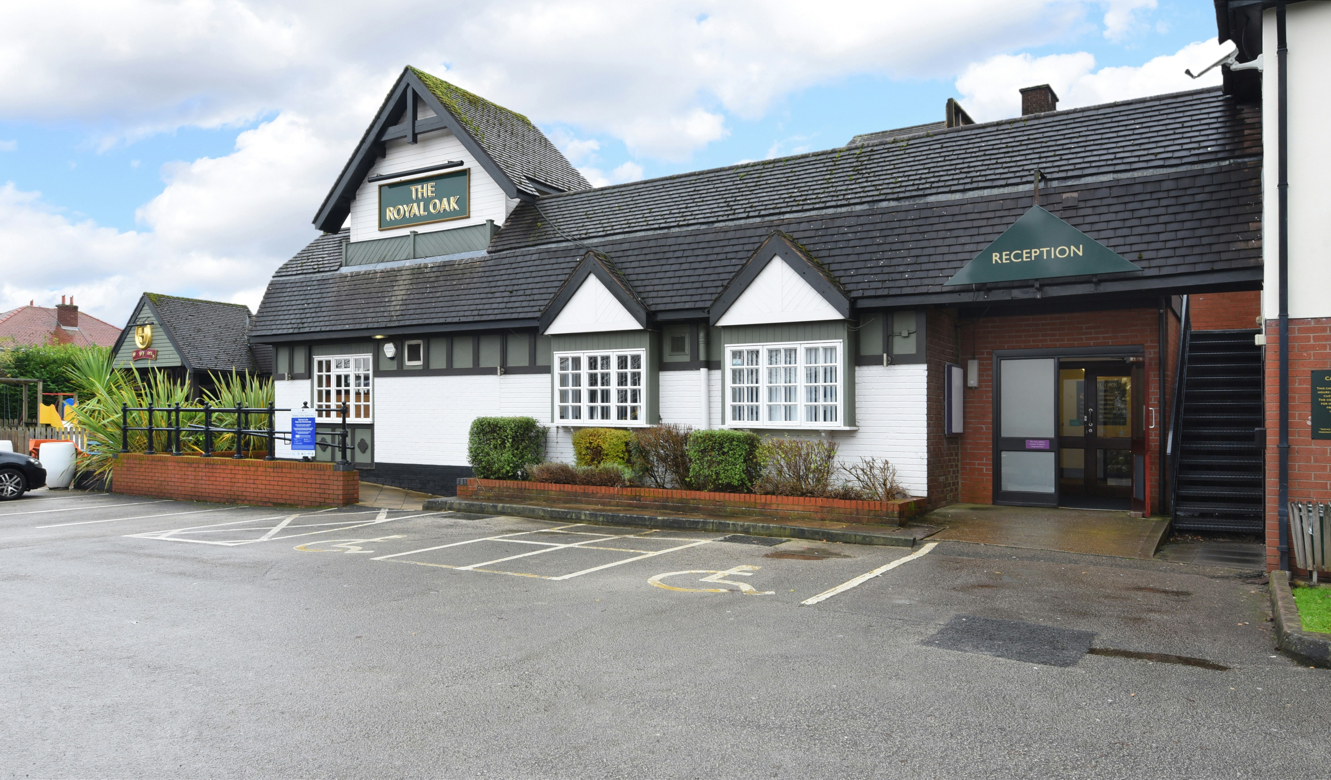 Royal Oak Hotel 25/31