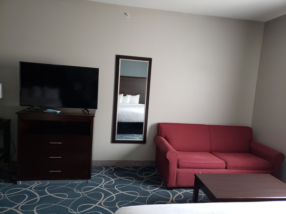 Days Inn Suites By Wyndham Cleburne Tx 30/42