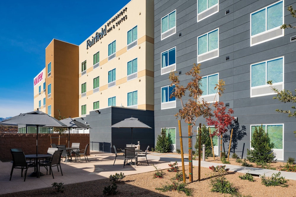 Fairfield Inn and Suites by Marriott Las Vegas Northwest 39/45