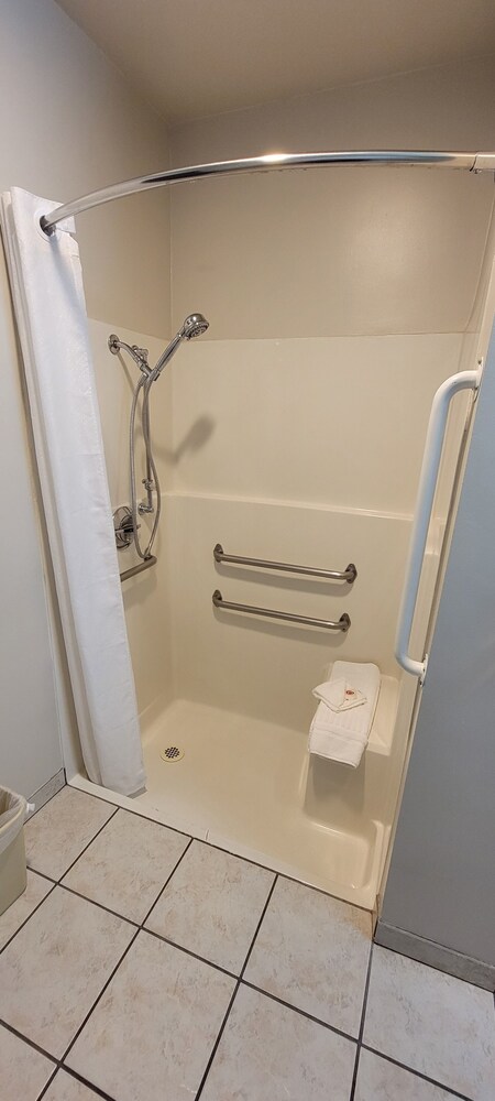 Quality Inn & Suites Fresno Northwest 34/34