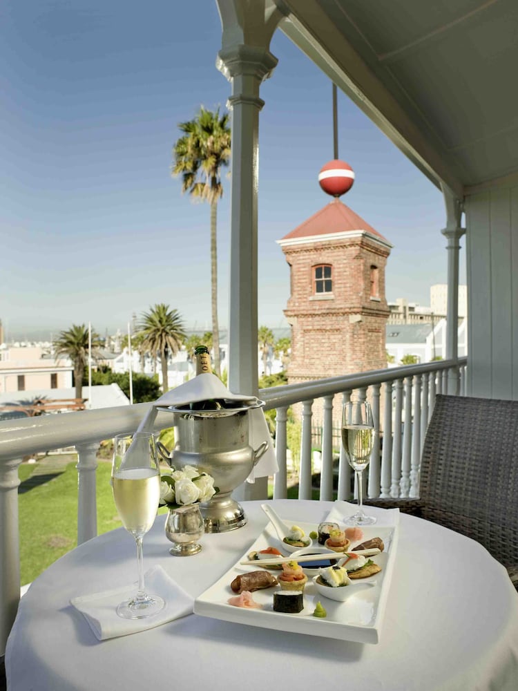 Dock House Boutique Hotel 35/49