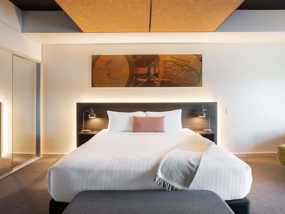 River, Deluxe, King Bed, Peppers Silo Launceston 5/10