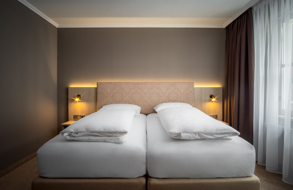 AWA Hotel 16/44