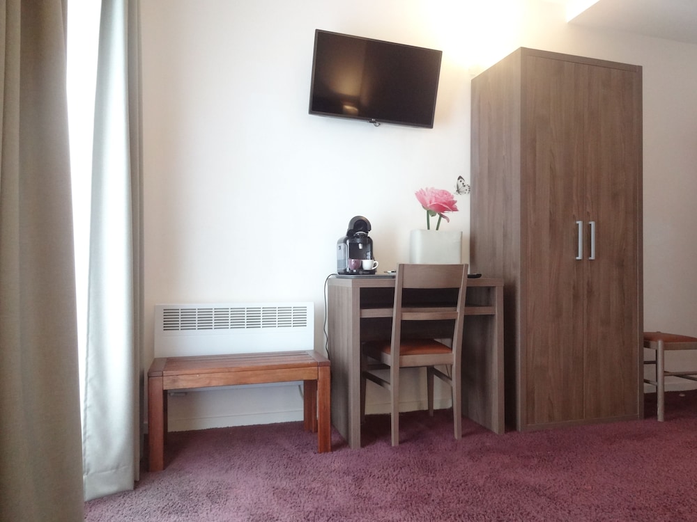 Hotel La Perle Montparnasse 30/33