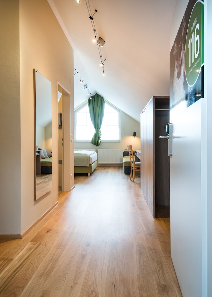 Das Grune Hotel Zur Post - 100 Bio 57/74