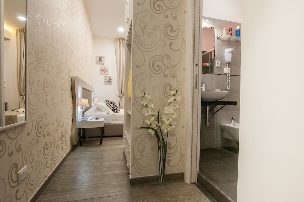 Elenoire Rooms & Suite 47/48