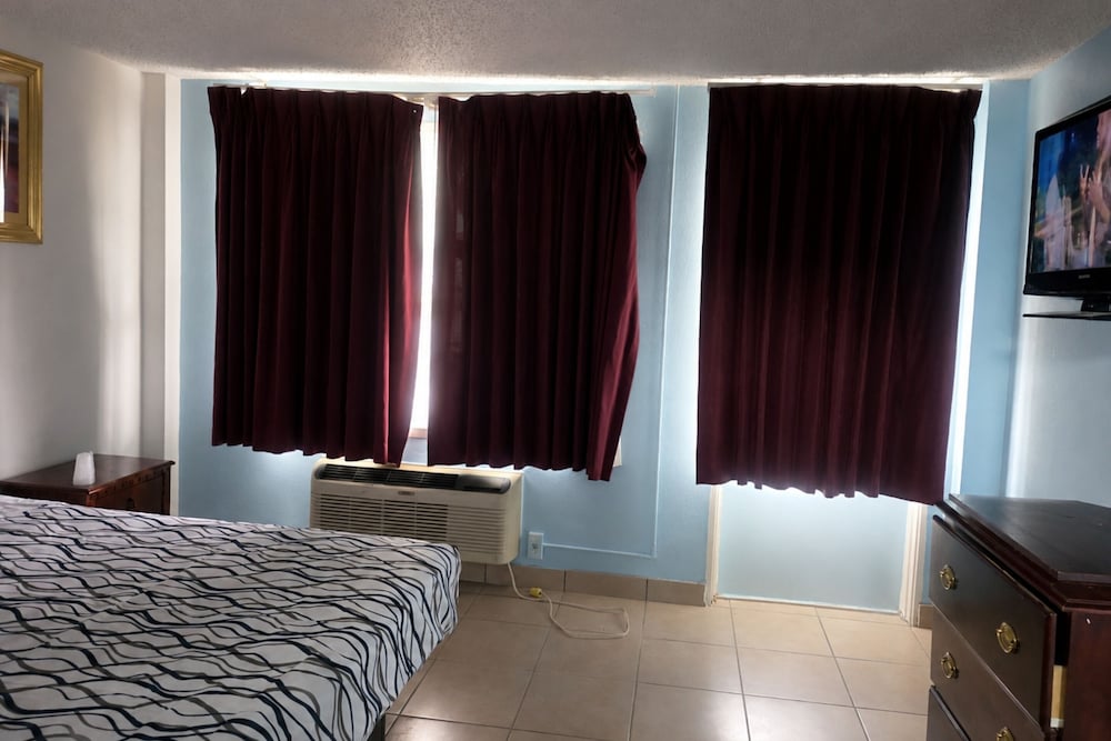 Blue Way Inn Suites Wichita East 14/37