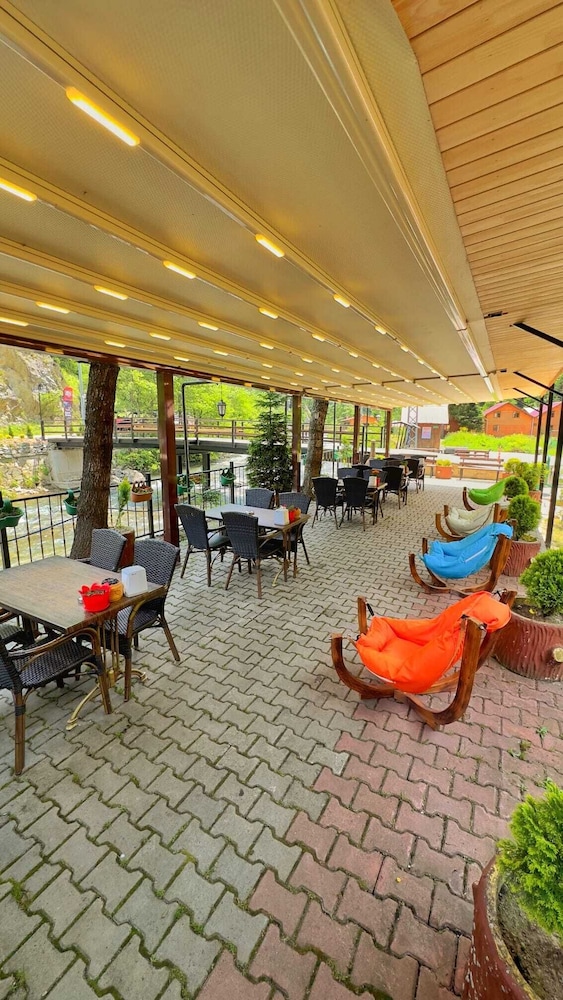 Akyuz Kardesler Hotel & Bungalow 49/74