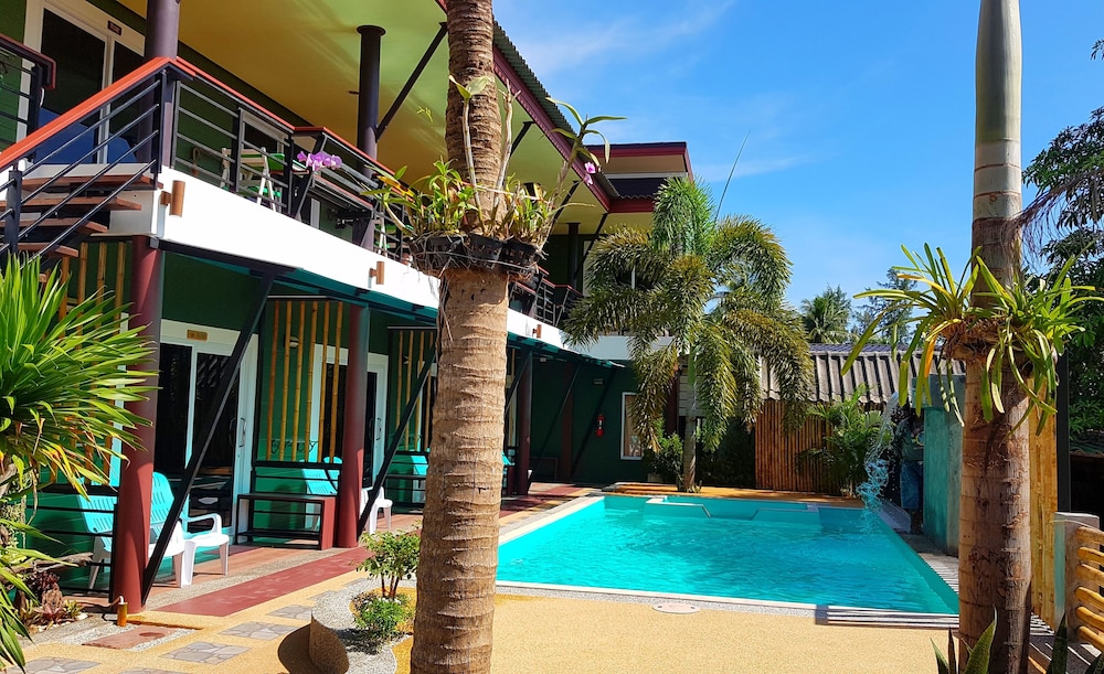 Riviera Boutique House 8/66