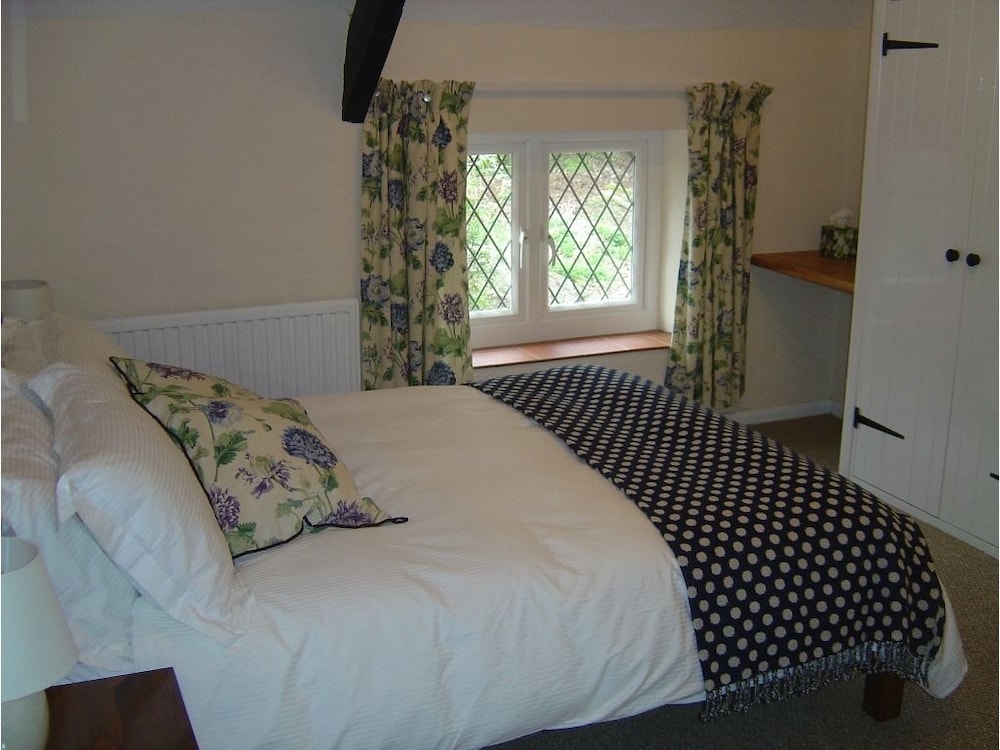 Edgcott House - Guest house 8/58