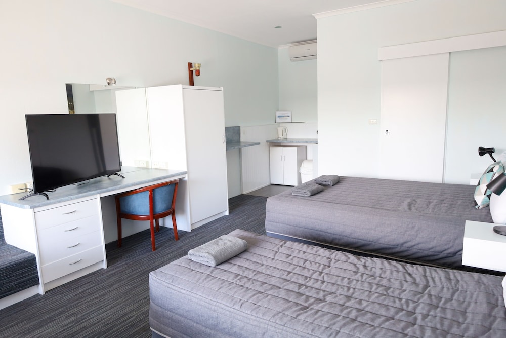 Robetown Motor Inn And Apartments 47/80