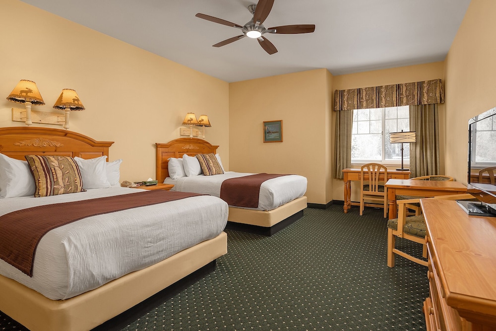 Lodge, 2 Queen Beds