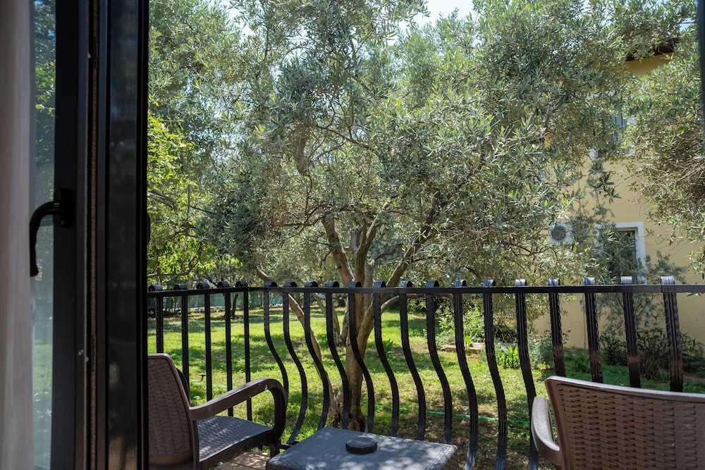 Gunes Hotel & Apartments 35/46