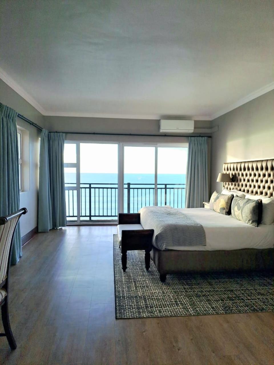 Beach, Club, Penthouse, 4 Double Beds