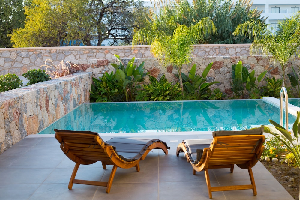 Delight Luxury Rooms - Adults Only 49/61