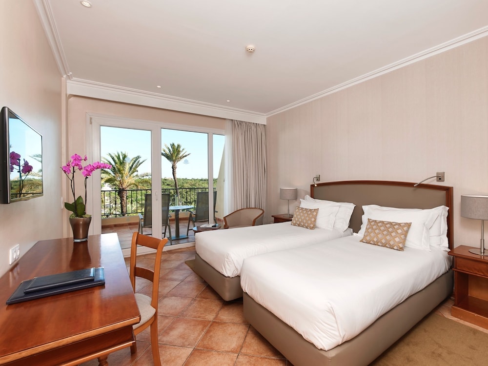 Family, 1 Double and 3 Single Beds, Garden View