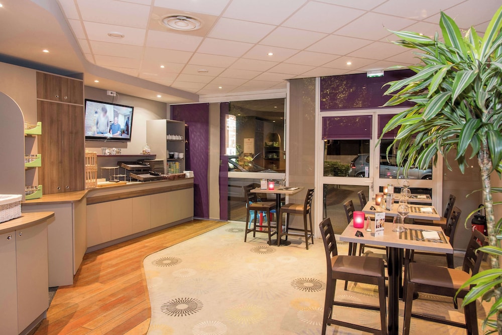 restaurant cafeteria