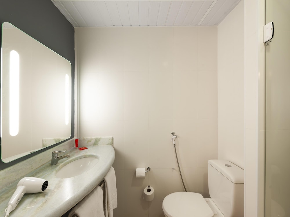 Ibis Sao Carlos 48/48