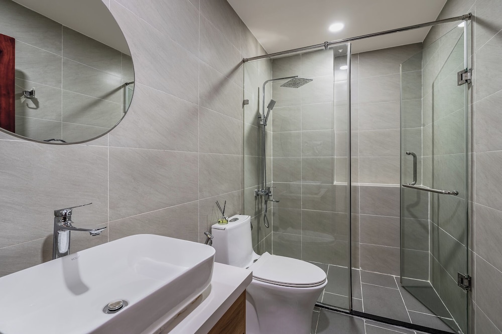 SAZI Resin Hotel - Free Nails/HairWash 45/50