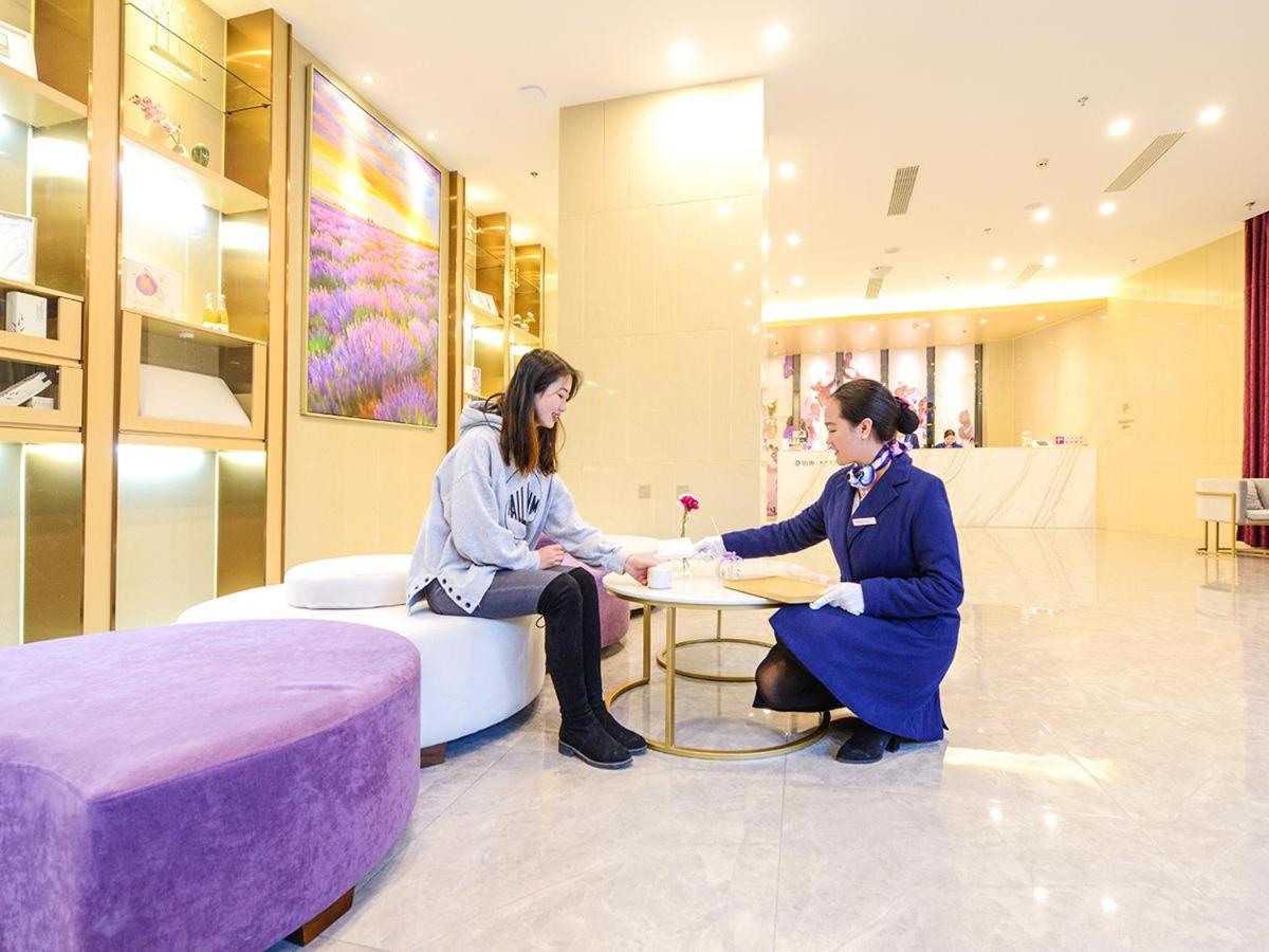 Lavande Hotel (Chengdu Xinjin Rulin Road Metro Station) 31/37