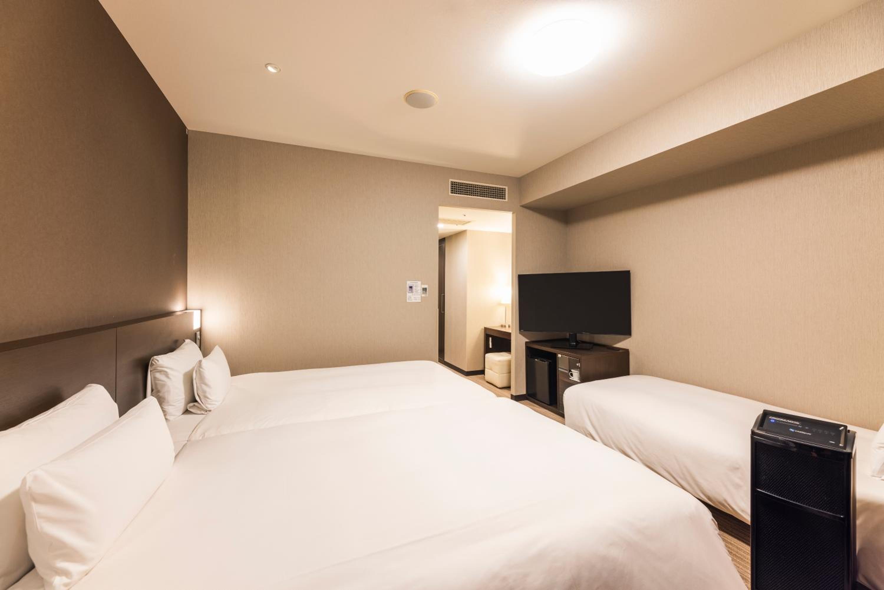 Pure, Wellness, Deluxe, Triple, Twin Beds, Sofa