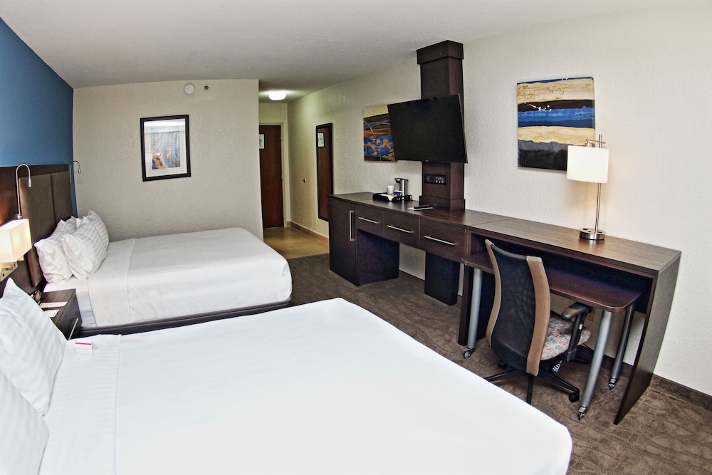 Holiday Inn Mayaguez and Tropical Casino 13/64