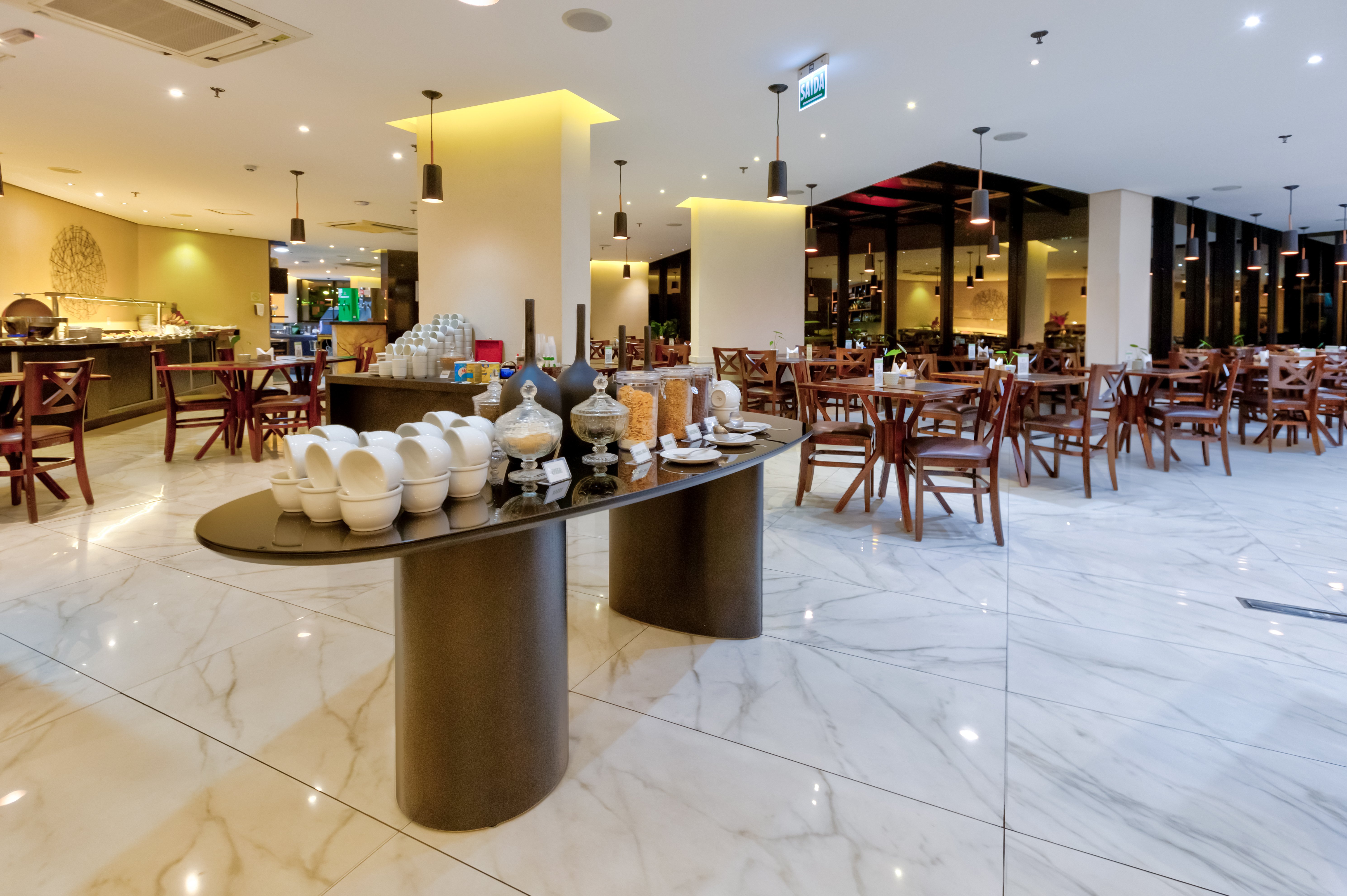 HOLIDAY INN GOIANIA 58/78