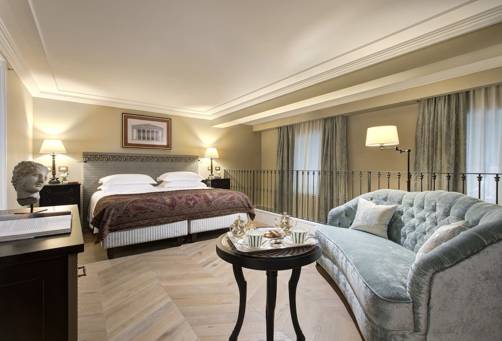 Junior Suite, King Bed, Two Story