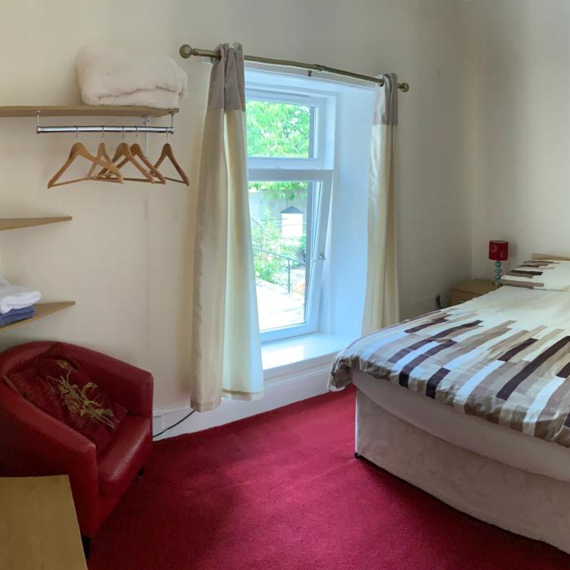 Grant Arms Hotel 8/50