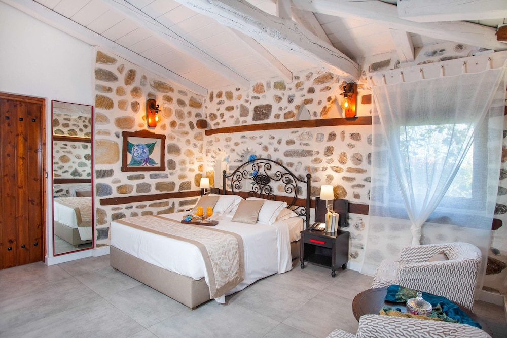 Acrotel Athena Residence 5/50