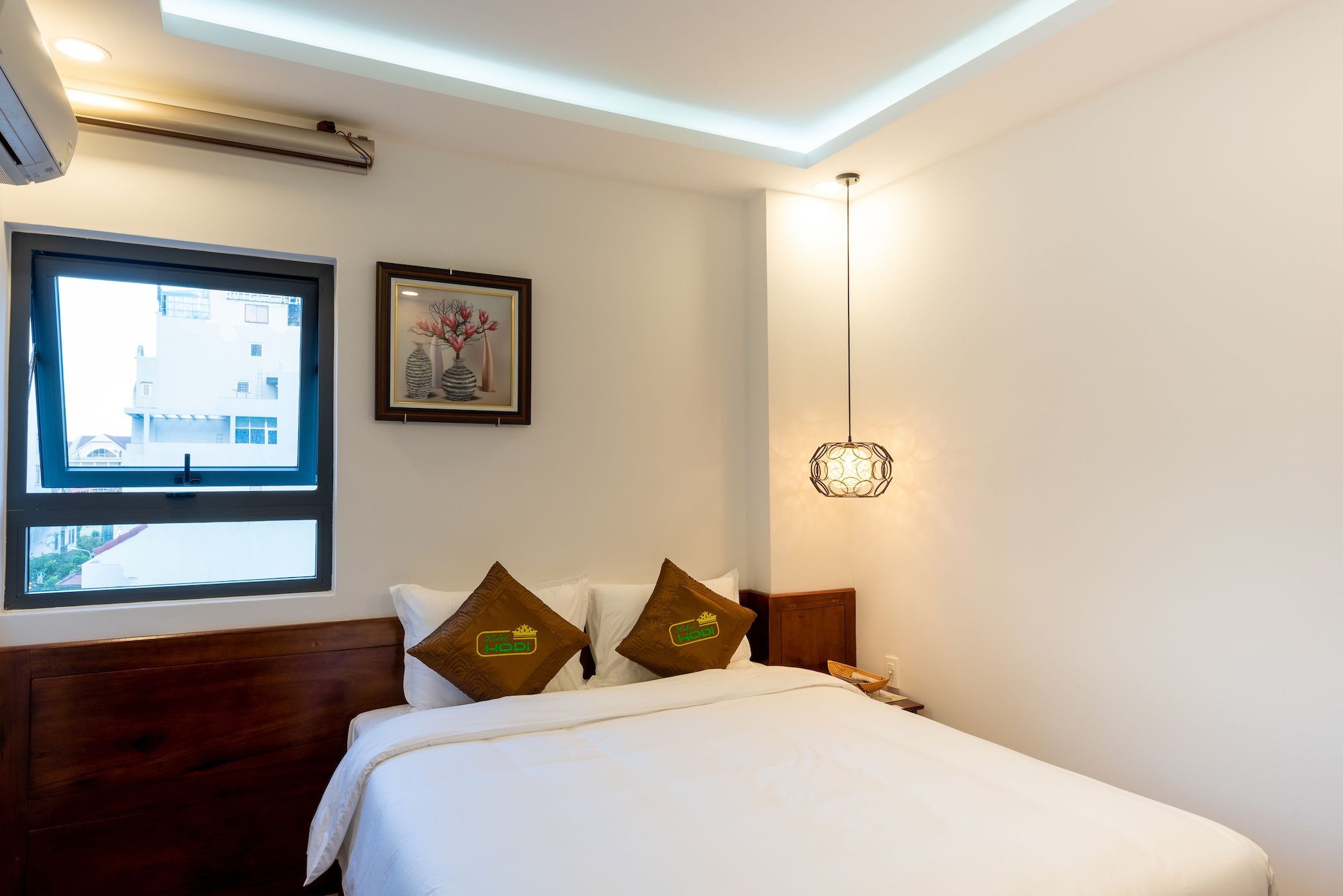 DELUXE, DOUBLE BED