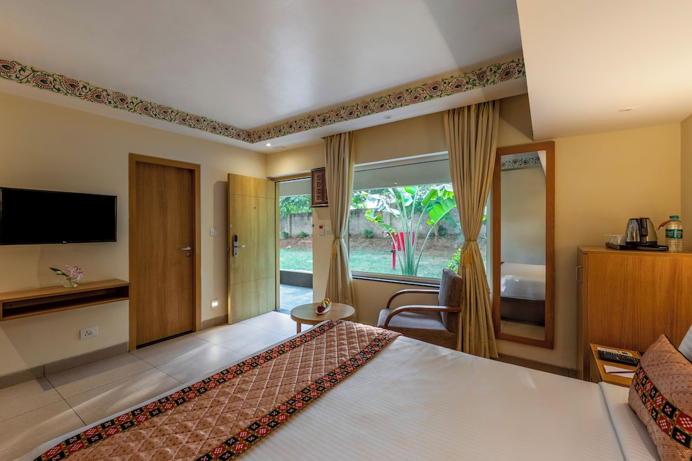 Classic, Double Bed, Garden View