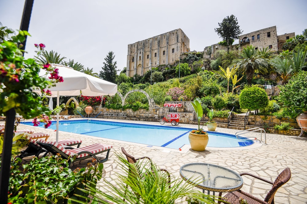 Bellapais Gardens 6/46