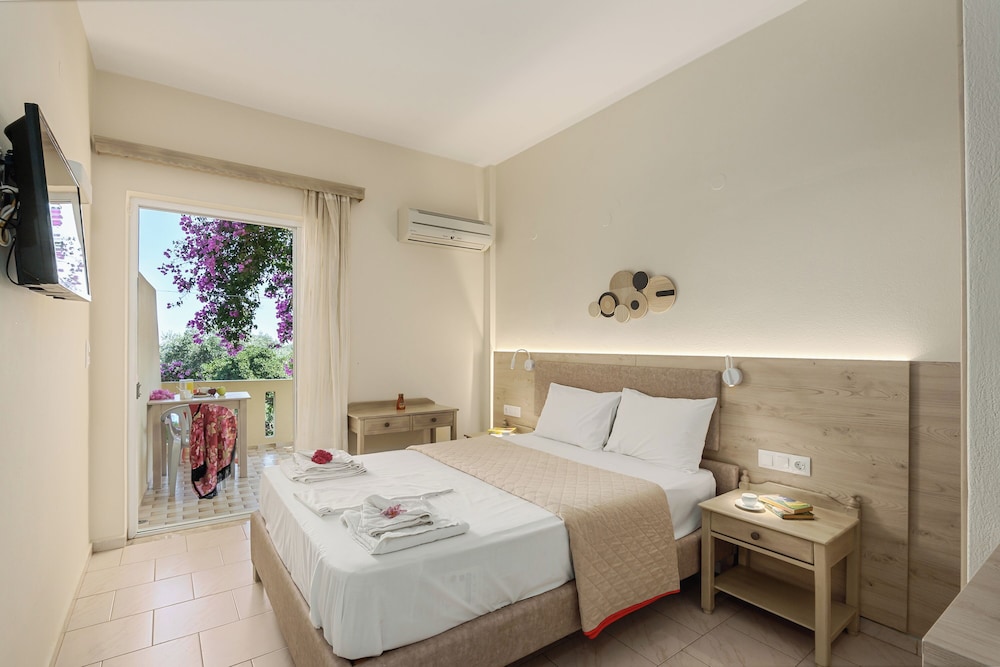 Sunrise Hotel and Apartments Rodakino 21/73
