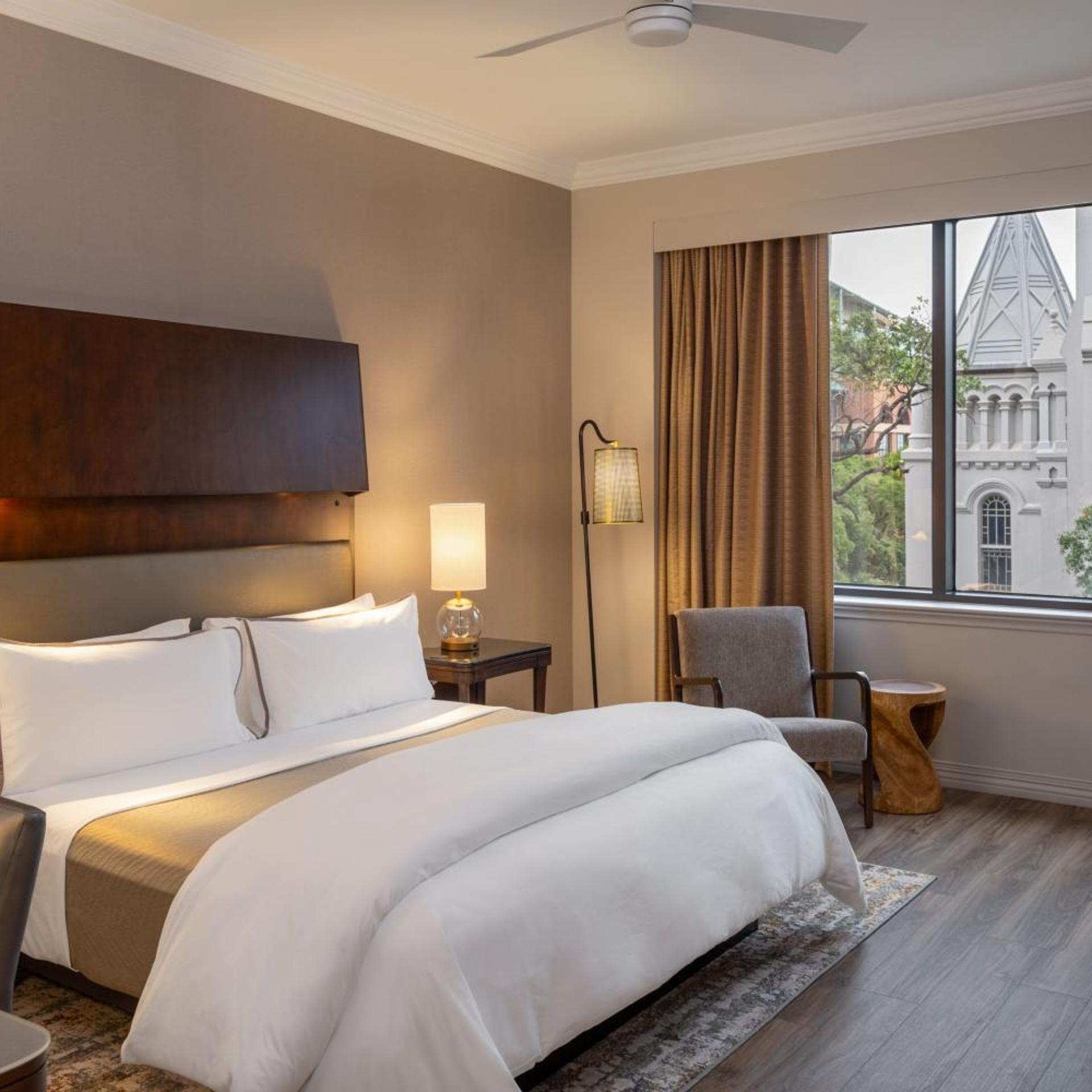 Guest Room, Traditional, King Bed