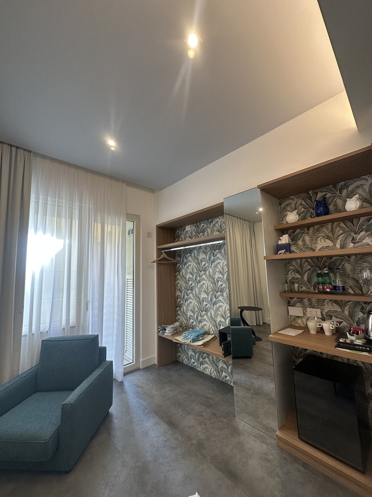 Tasso Suites 54/71