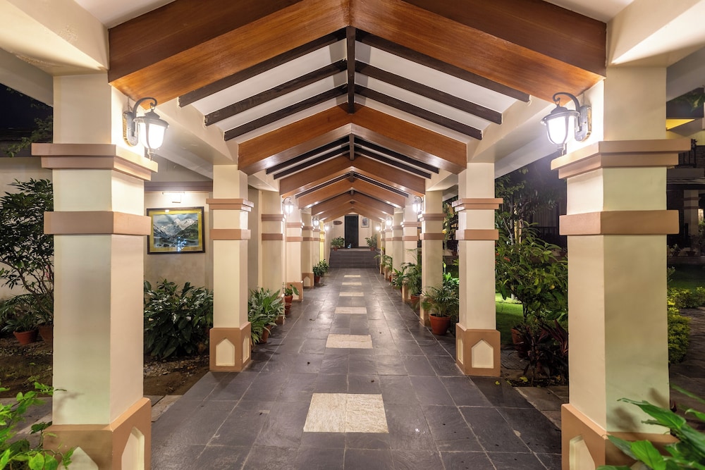 Atithi Resort And Spa 12/67