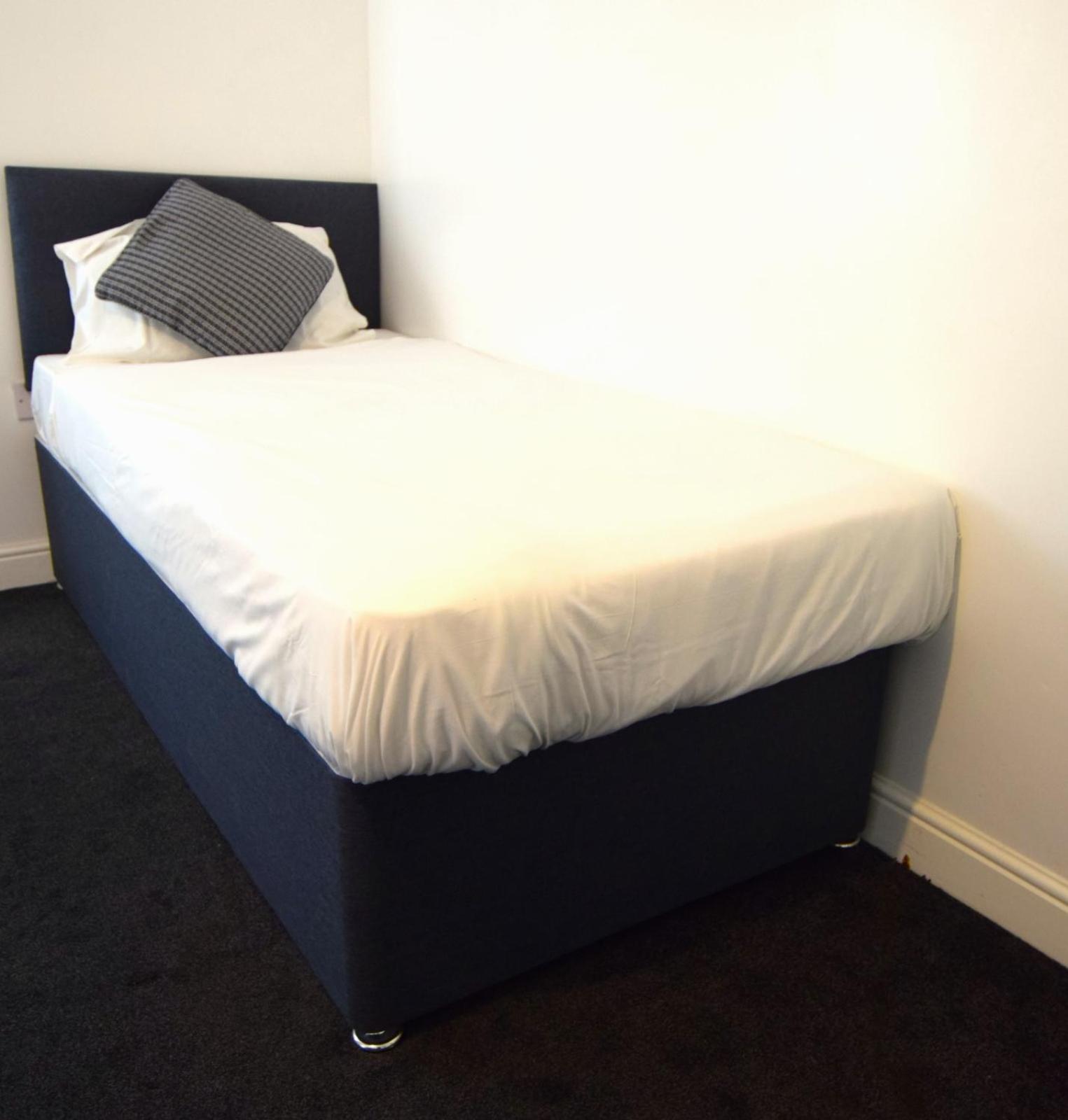 Compact, Single, Single Bed